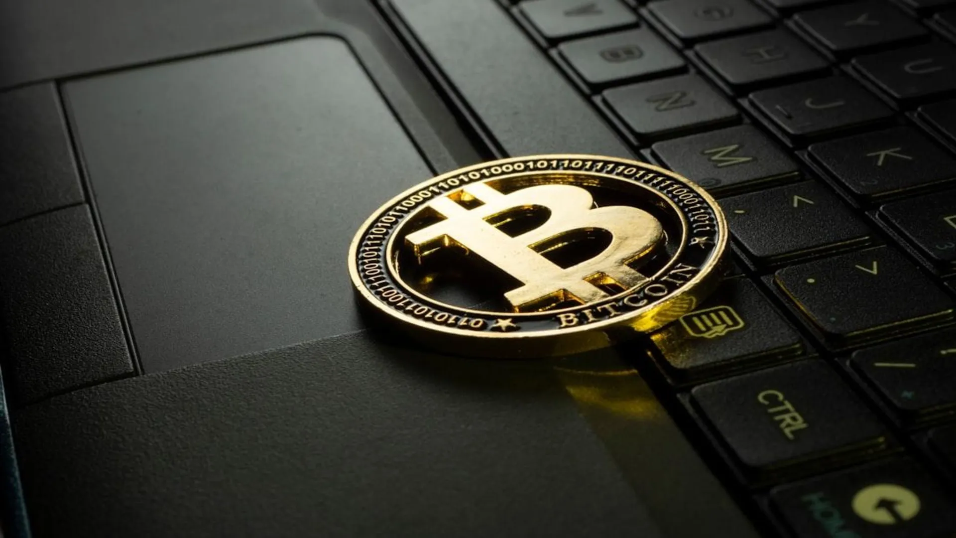 Managing Cryptocurrency Volatility: Tips for Personal Investors in the Cayman Islands