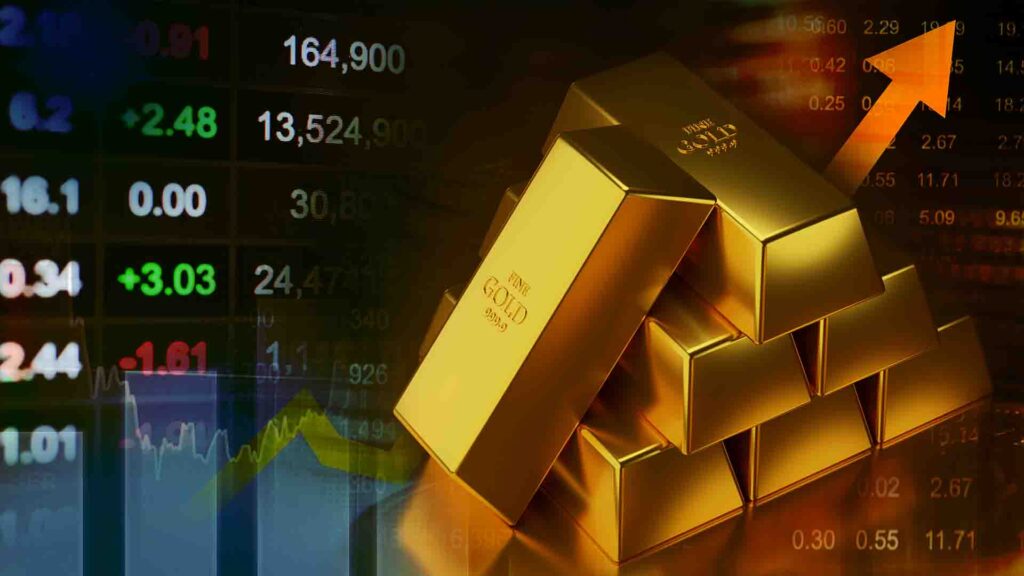 El precio del oro prueba los 4.500 $ tras romper el triángulo ascendente: ¿Qué sigue?