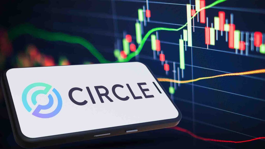 Circle Stock Crashes Amid Market Uncertainty & Investor Pullback