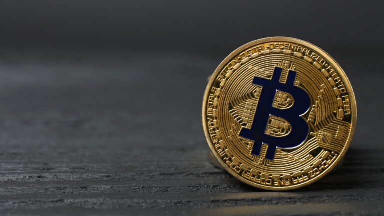 Биткоин